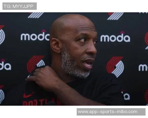 比卢普斯称赞杨瀚森挡拆后决策能力强调其出色的防守阅读能力