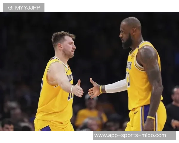 东契奇赞詹姆斯独特视角称其为团队带来巨大帮助 东契奇赞詹姆斯独特视角称其为团队带来巨大帮助