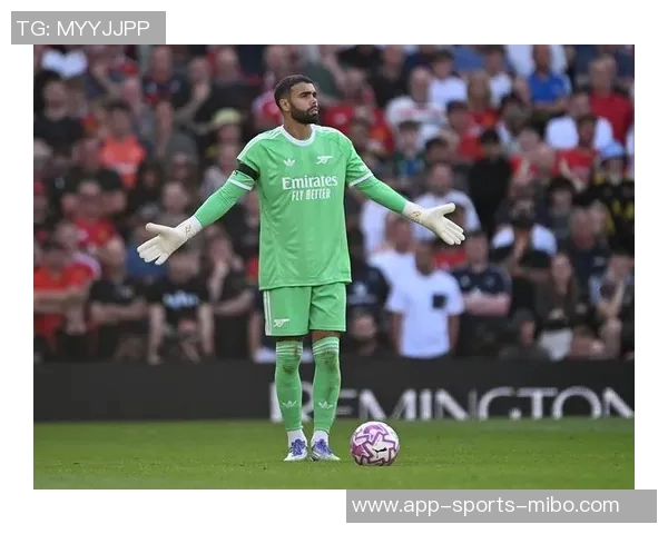 拉亚扑救布罗比近距离射门后失误队友提醒才稳住球权