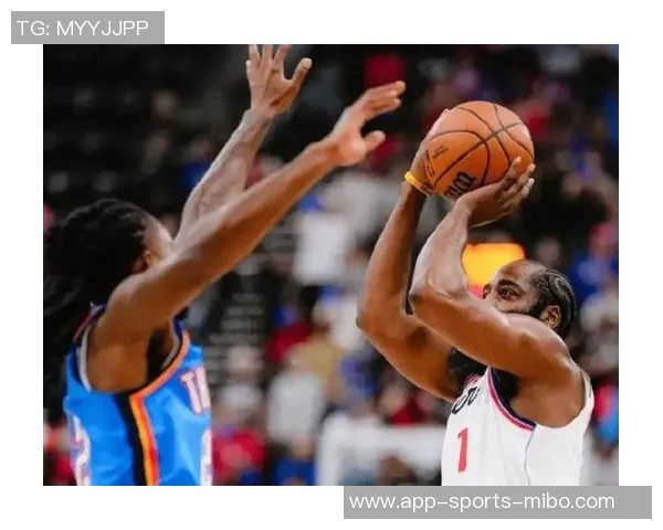 雷霆迎战快船明年首轮签AJ迪班萨现场观战状元大热